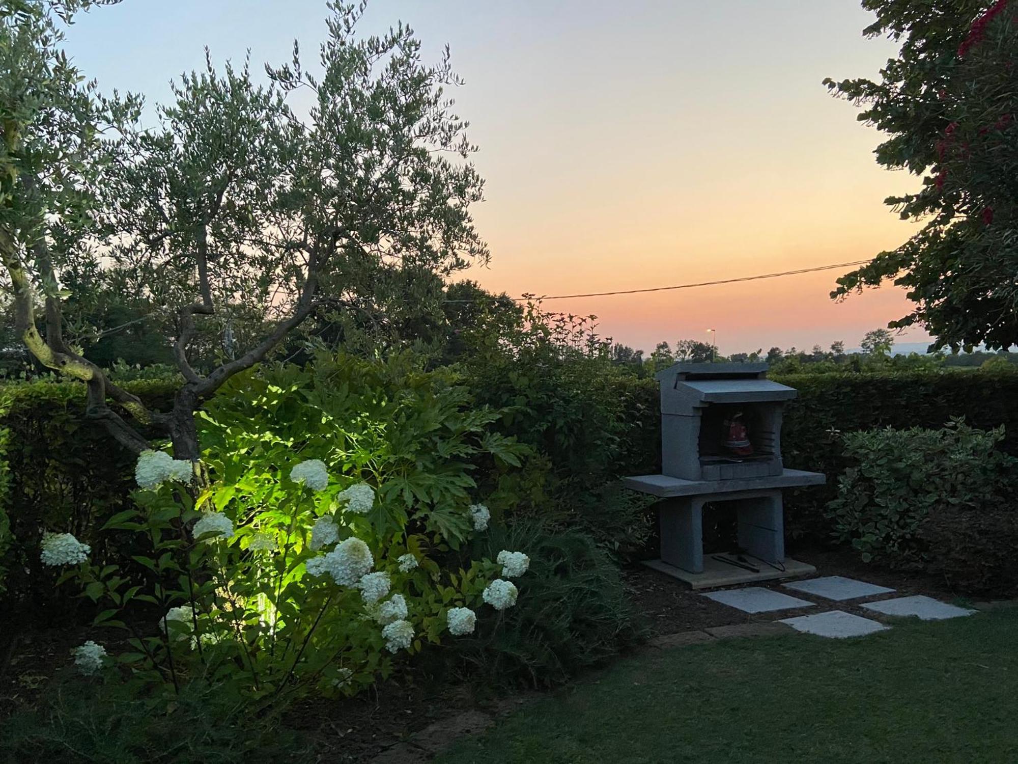 Casa Luigi - Appartamenti A Peschiera Del Garda Zimmer foto